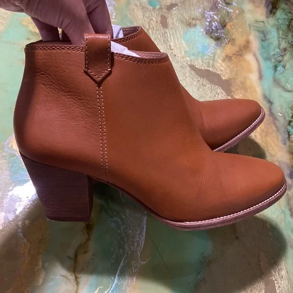 Madewell “The Billie Boot in Leather” English Saddle Color - Picture 5 of 11